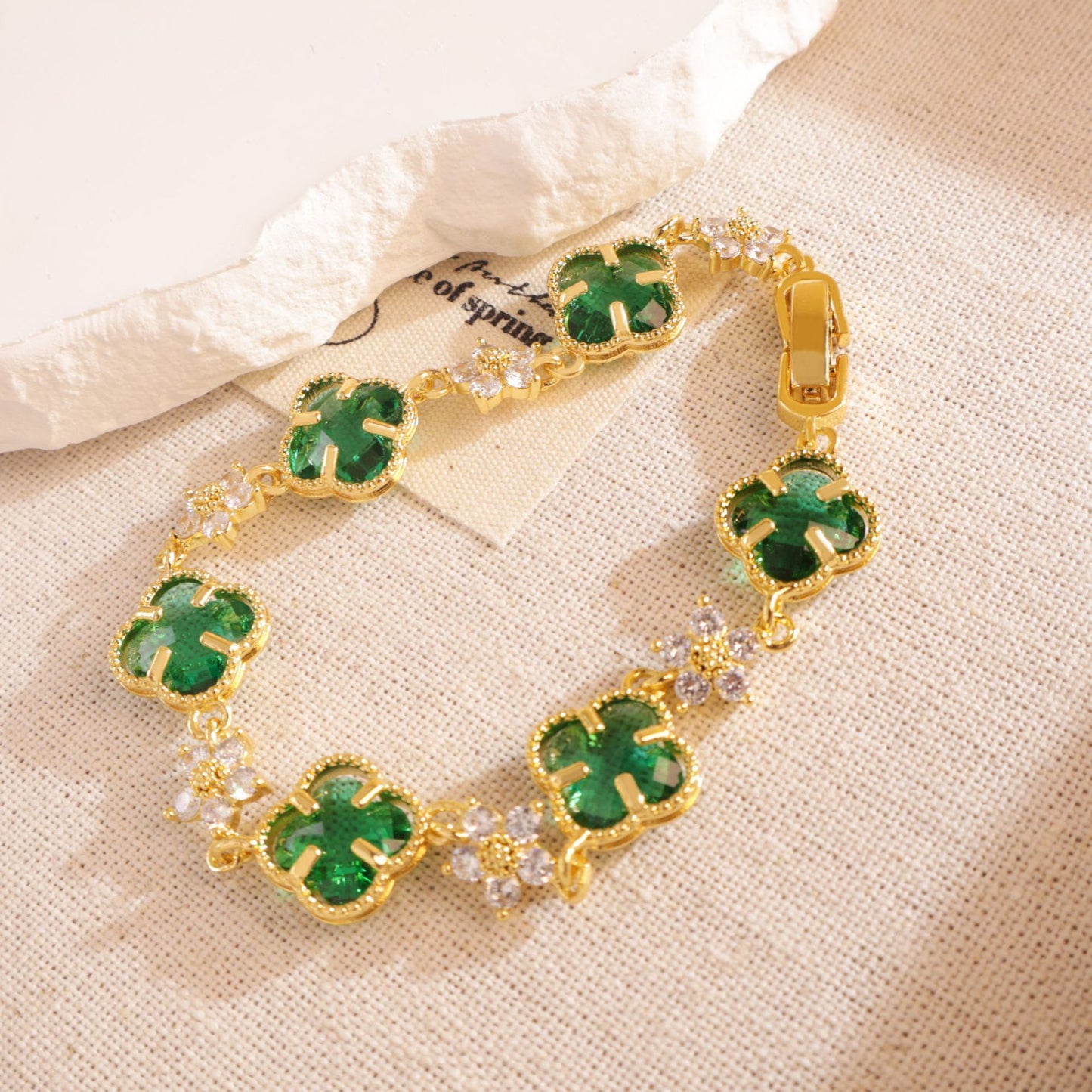 Elegant Clover Crystal Bracelet – 4 Colors Available