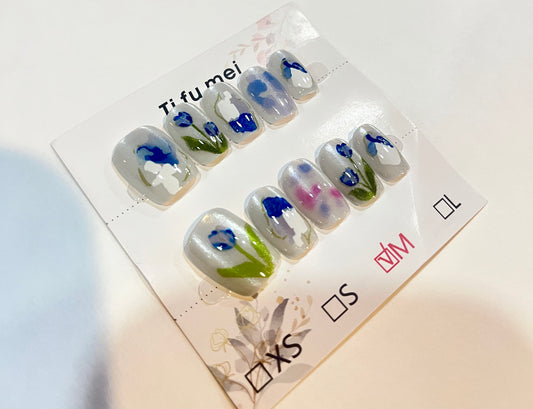 Blue Blossom Press-On Nails – Watercolor Floral Design (M Size)
