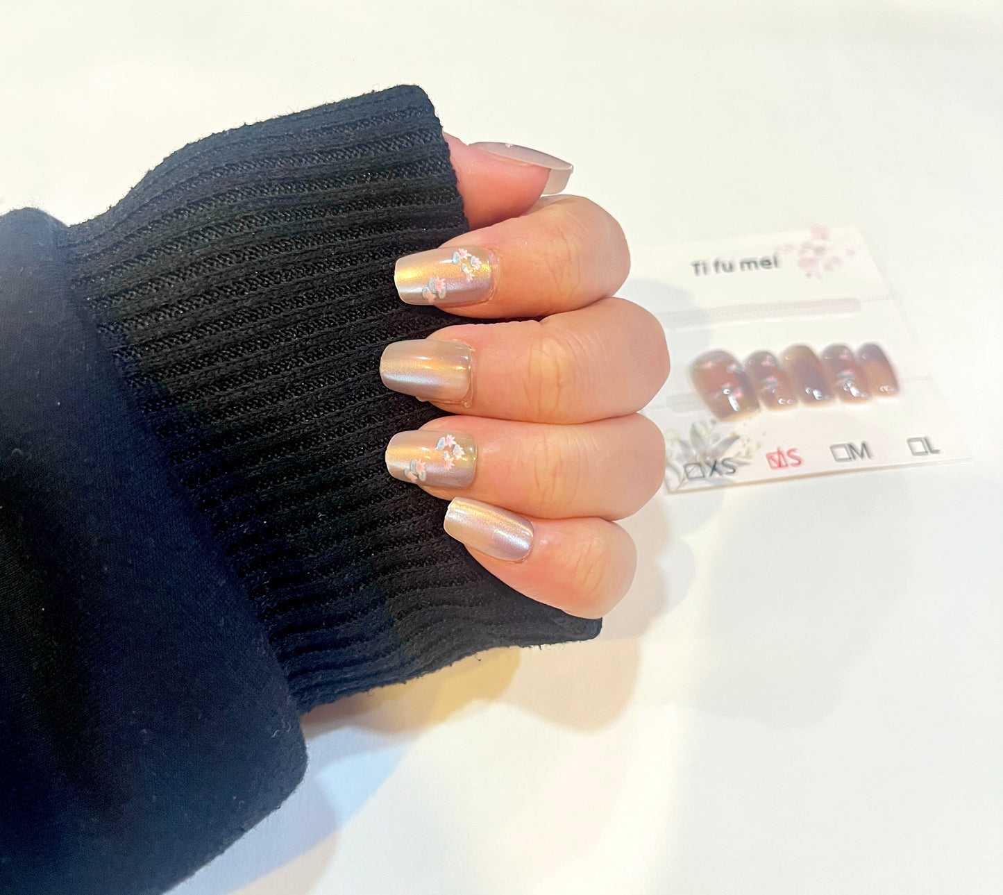 S Size – Neutral Blossom Press-On Nails | Brown-Gold Gradient with Dainty Floral Design