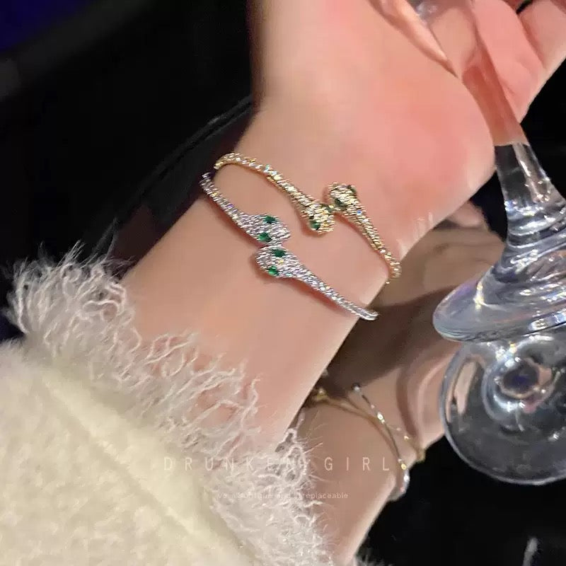 Unique designable green eyes snake chain bracelet Good quality