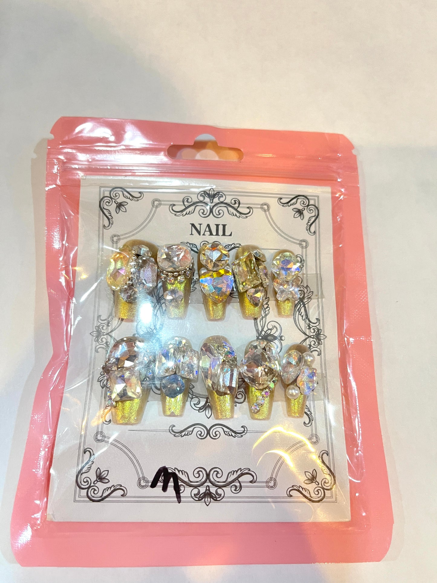 Golden Bling Press-On Nails – Diamond Sparkle Edition