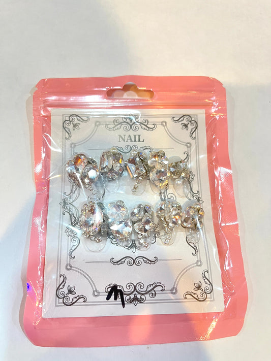 Crystal Queen Press-On Nails – Oversized Diamond Sparkle Set Med Size