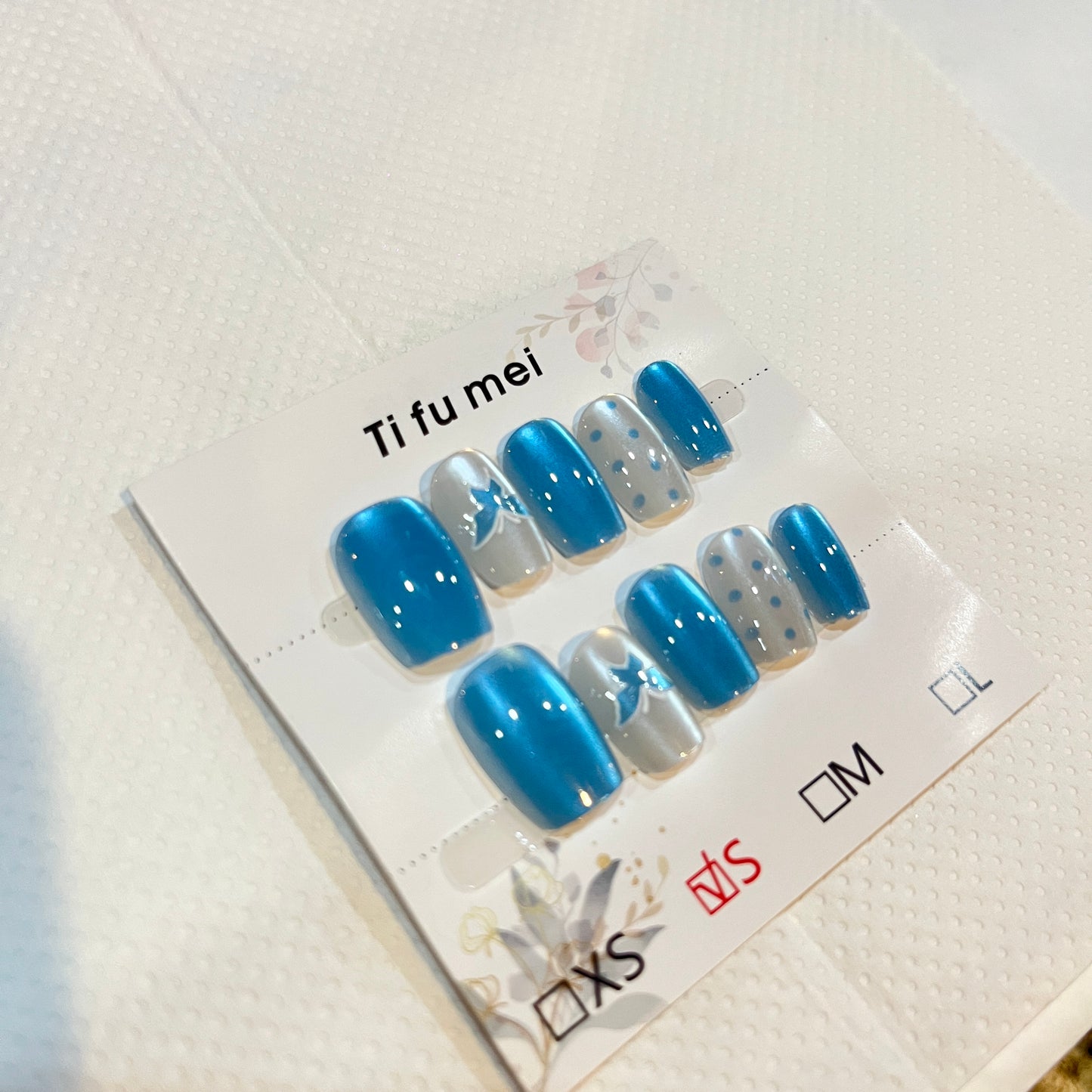 short sky-blue two-tone butterfly press-on nails