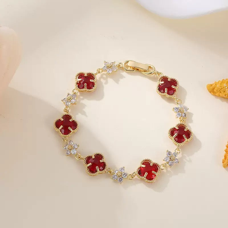 Elegant Clover Crystal Bracelet – 4 Colors Available