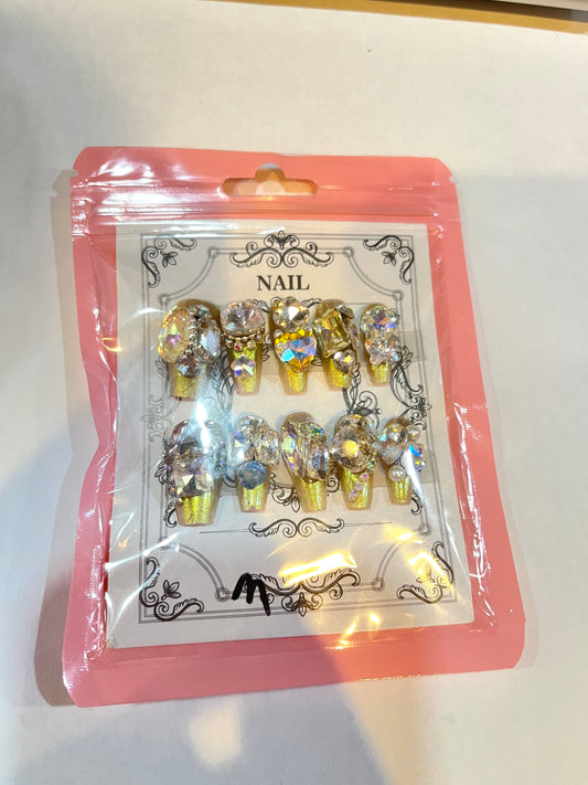 Golden Bling Press-On Nails – Diamond Sparkle Edition
